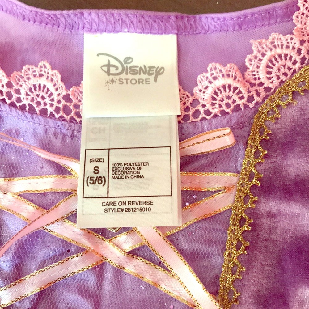 Disney costume size 5/6 .
